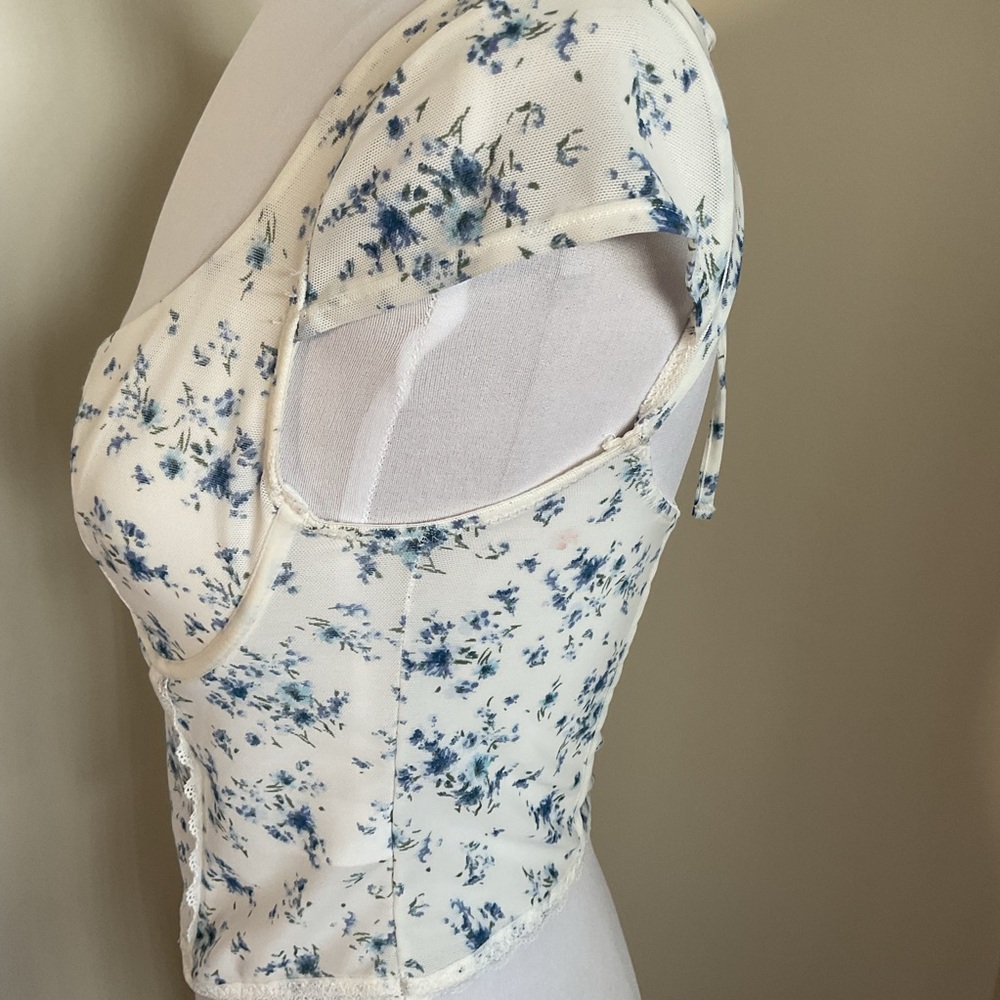 Garage White and Blue Floral Crop Top Tie Back Size Medium - Picture 5 of 6
